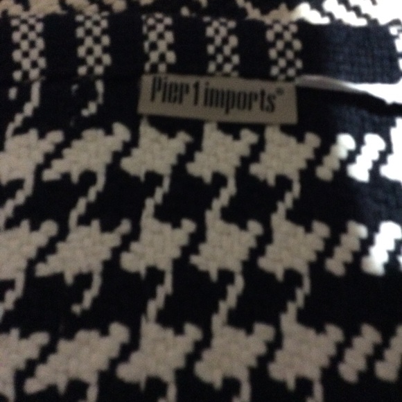 Pier One Rug - Picture 2 of 2